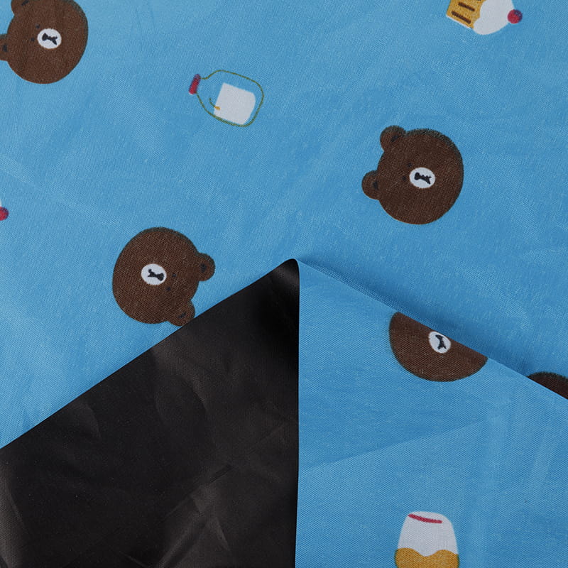 قماش حريري مع طلاء أسود